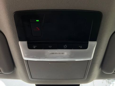 Used 2025 Nissan Sentra SV FWD image 17