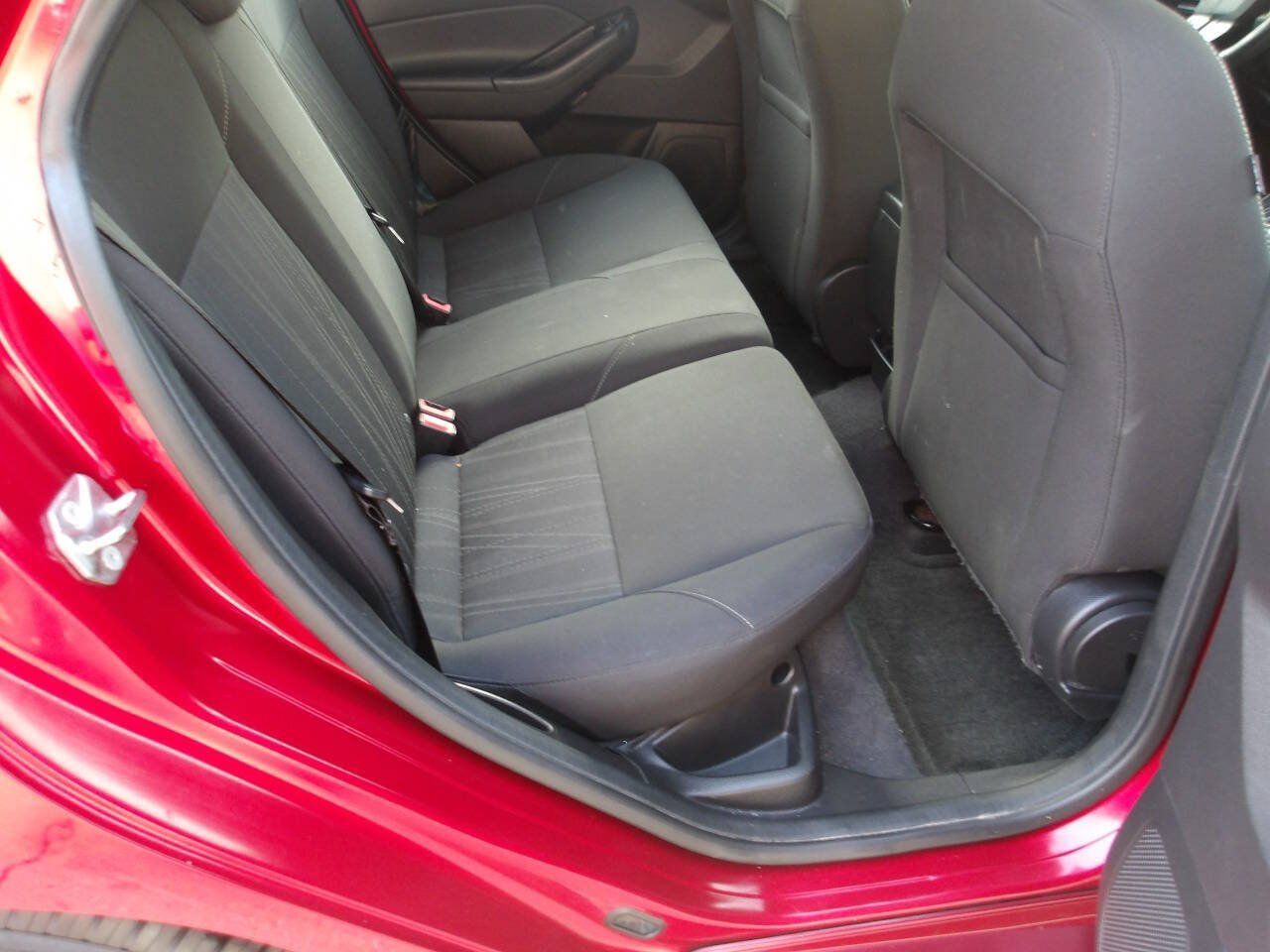 Used 2015 Ford Focus SE w/ SE Sport Package FWD image 24