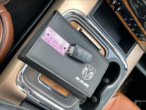 Used 2018 RAM 1500 Laramie Longhorn AWD/4WD image 11