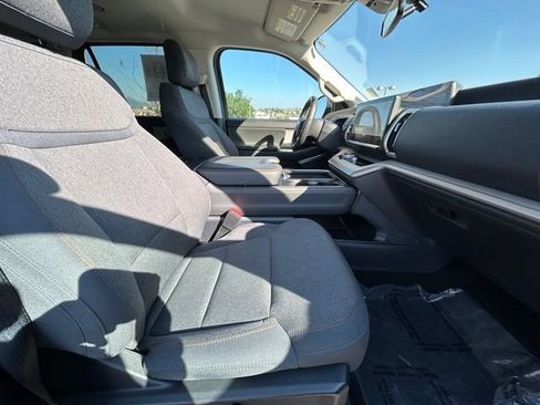 Used 2025 Ford Expedition Active AWD/4WD image 34