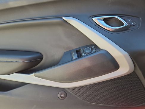 Used 2020 Chevrolet Camaro LT RWD image 15