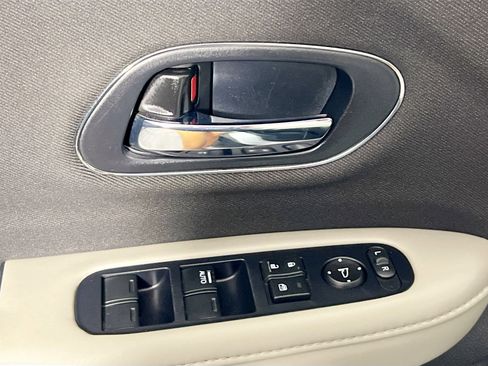 Used 2020 Honda HR-V EX image 16