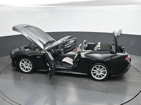 Used 2025 Ford Mustang GT Premium RWD image 51