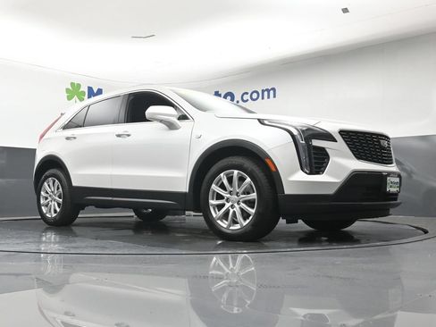 Used 2022 Cadillac XT4 Luxury w/ Cold Weather Package AWD/4WD image 25