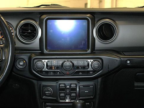 Used 2022 Jeep Wrangler Unlimited Sport image 14