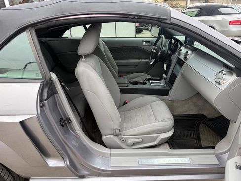 Used 2006 Ford Mustang GT Premium image 14