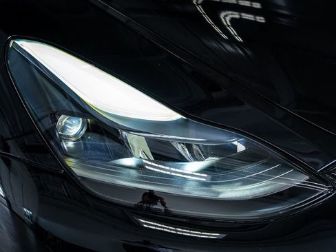 Used 2025 Tesla Model Y Long Range image 17