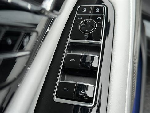 New 2026 Cadillac Optiq Luxury 1 image 21