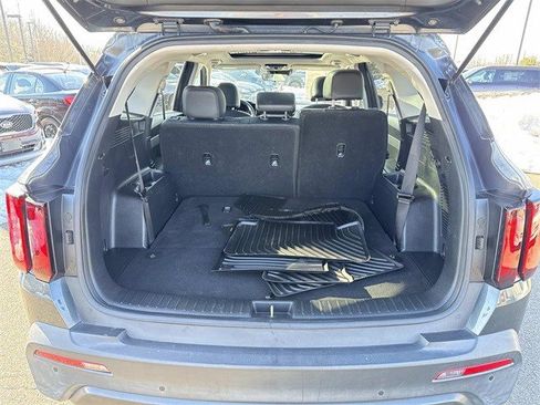 Used 2021 Kia Sorento S w/ Panoramic Sunroof Package image 12