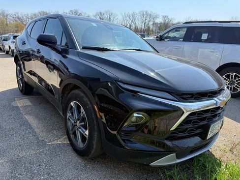 Used 2025 Chevrolet Blazer LT AWD/4WD image 1