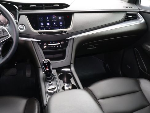 Used 2025 Cadillac XT5 Luxury w/ LPO, Floor Liner Package image 16