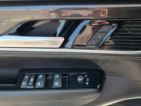 Used 2024 Jeep Wagoneer 4WD w/ Premium Group I image 13