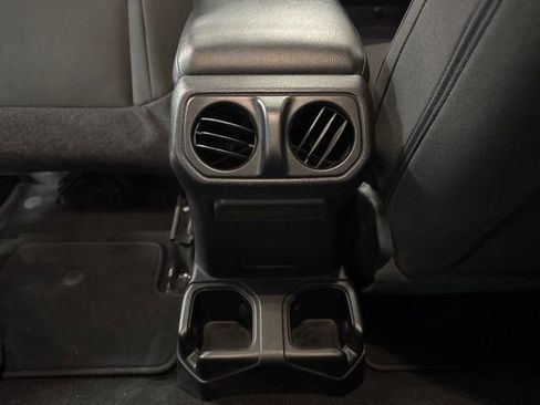 Used 2021 Jeep Wrangler Sport AWD/4WD image 36