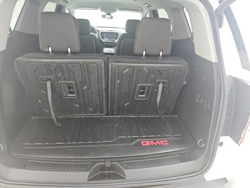 Used 2023 GMC Acadia SLE w/ Driver Convenience Package image 6