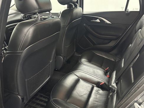 Used 2017 INFINITI QX30 Premium w/ Navigation Package image 28