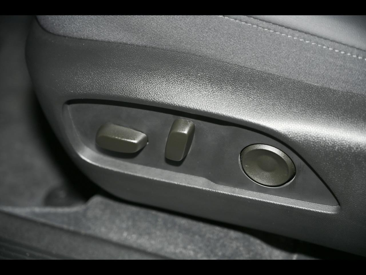 Used 2025 GMC Terrain Elevation w/ Elevation Premium Package AWD/4WD image 24