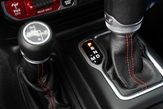 Used 2021 Jeep Gladiator Rubicon AWD/4WD image 25