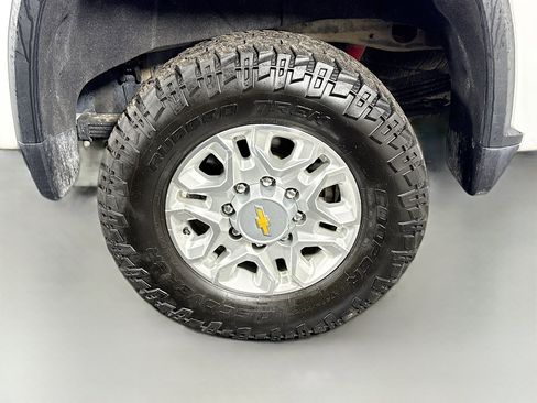 Used 2023 Chevrolet Silverado 2500 LT w/ Convenience Package image 35