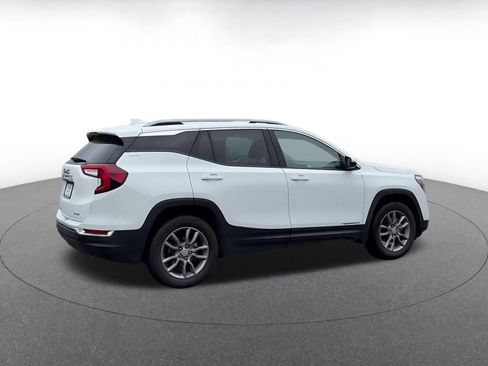 Used 2024 GMC Terrain SLT AWD/4WD image 14