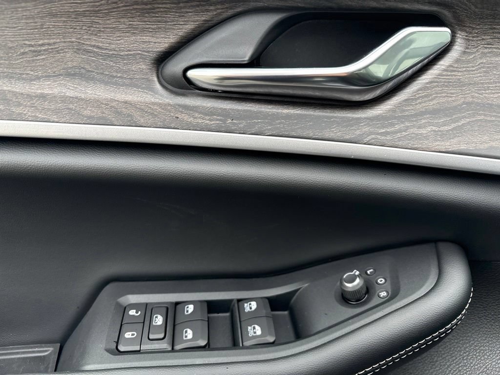 New 2026 Jeep Grand Cherokee Altitude AWD/4WD image 10