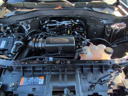 Used 2023 Ford Explorer XLT w/ Equipment Group 202A image 15