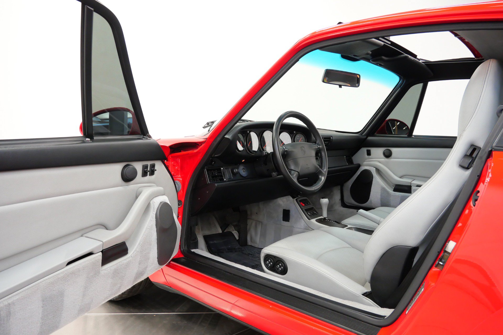 Used 1996 Porsche 911 GT3 RS image 24