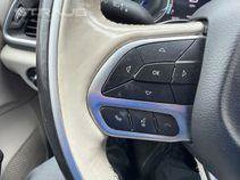 Used 2019 Chrysler Pacifica Limited FWD image 13