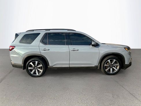 Used 2024 Honda Pilot Elite image 3