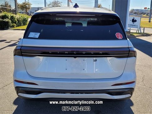 New 2026 Lincoln Nautilus Reserve w/ Jet Appearance Package image 9