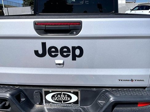 Used 2023 Jeep Gladiator Sport AWD/4WD image 29