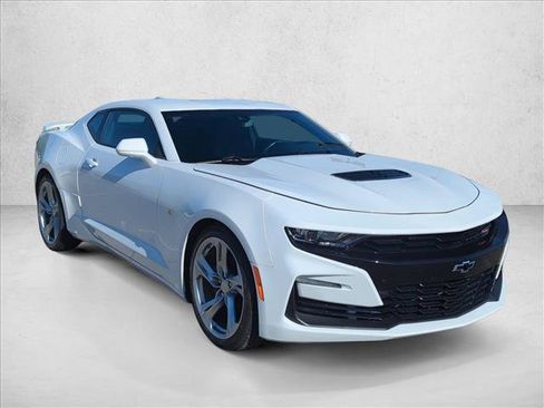 Used 2019 Chevrolet Camaro SS RWD image 3