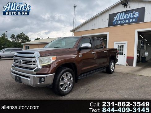 Used 2015 Toyota Tundra 4x4 CrewMax image 1