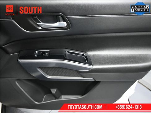 Used 2023 Nissan Pathfinder SL image 29