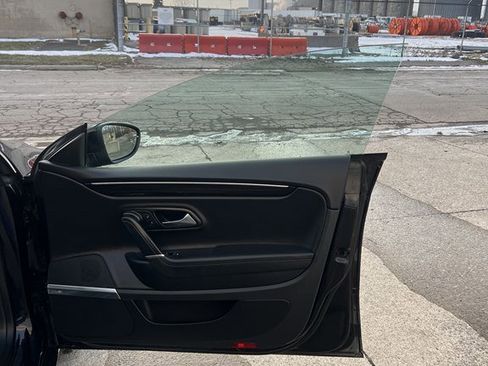 Used 2013 Volkswagen CC Executive image 10