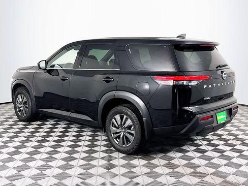 Used 2024 Nissan Pathfinder S FWD image 6