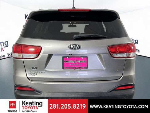 Used 2016 Kia Sorento LX image 5
