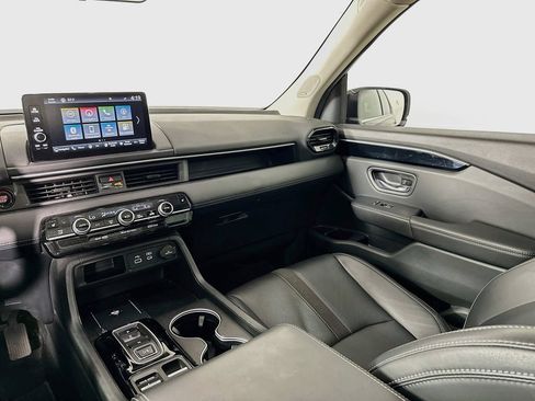 Certified 2025 Honda Pilot Touring image 20