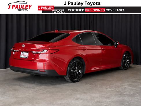 Used 2025 Toyota Camry LE FWD image 3