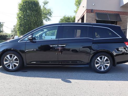 Used 2017 Honda Odyssey Touring Elite image 10