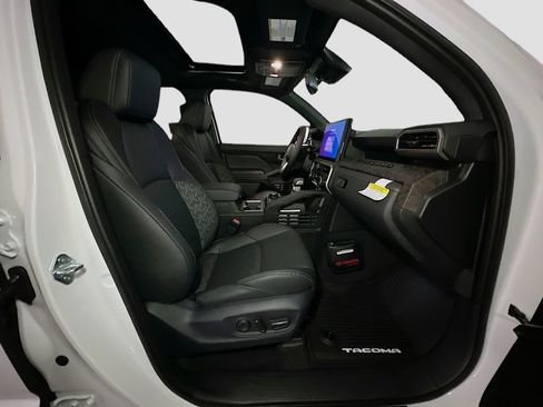 New 2026 Toyota Tacoma Limited AWD/4WD image 32
