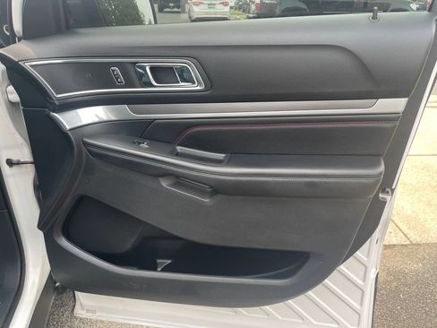 Used 2016 Ford Explorer Sport w/ Equipment Group 401A AWD/4WD image 19