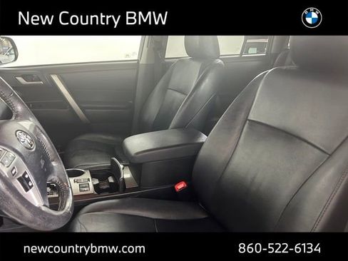 Used 2013 Toyota Highlander SE image 10