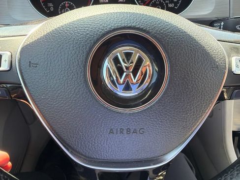 Used 2017 Volkswagen Golf S AWD/4WD image 15