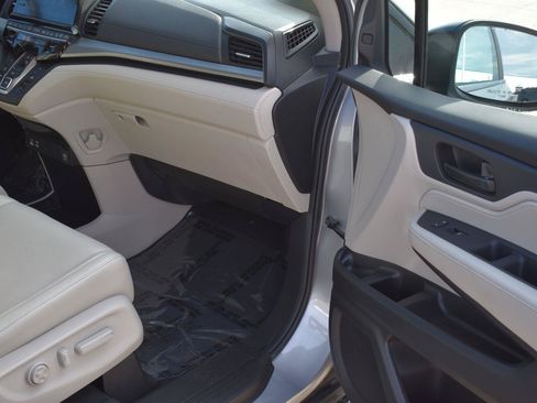 Certified 2025 Honda Odyssey EX-L image 17
