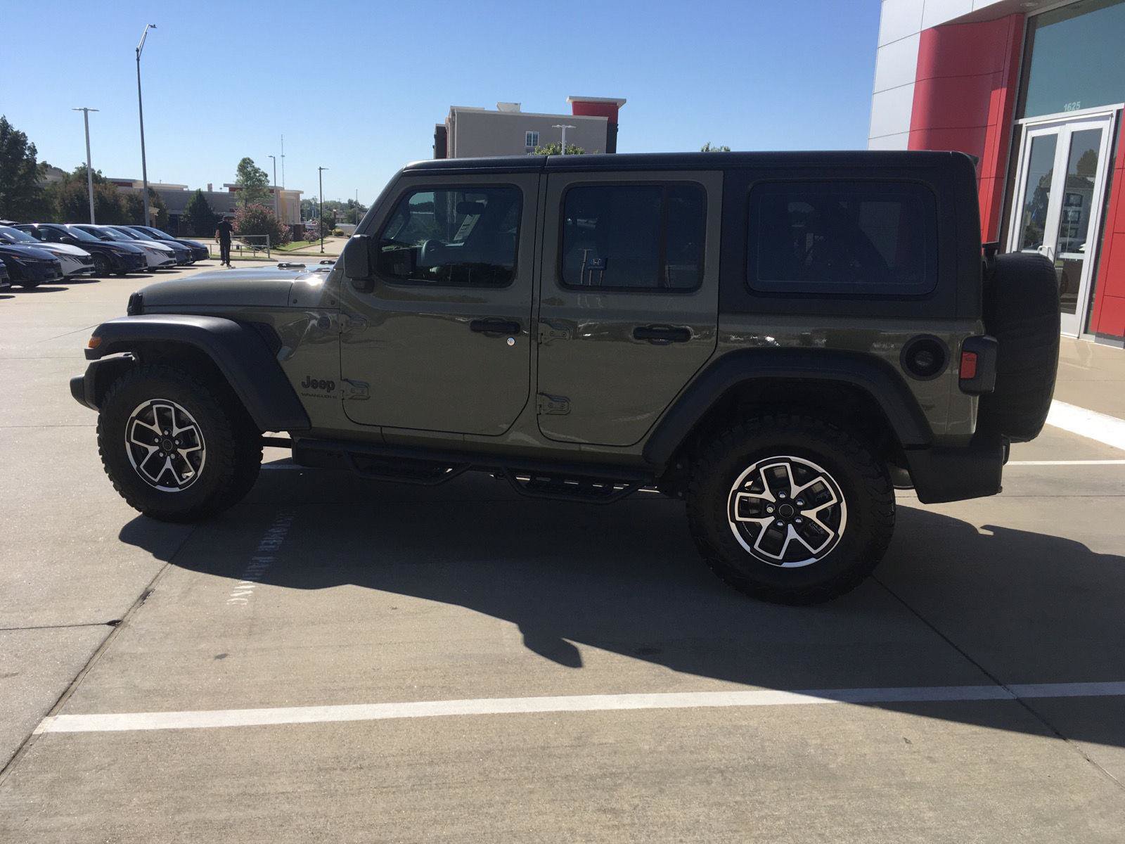 Used 2026 Jeep Wrangler Unlimited Sport AWD/4WD image 10