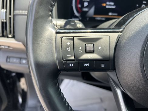 Used 2024 Nissan Pathfinder Platinum w/ Cargo Package AWD/4WD image 19