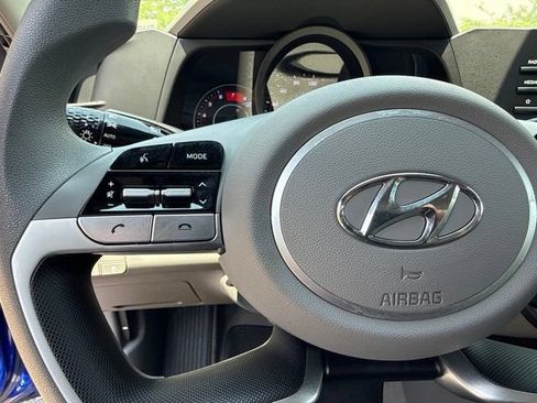 Used 2023 Hyundai Elantra SEL FWD image 35