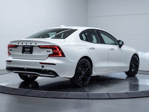 Used 2024 Volvo S60 B5 Plus FWD image 10