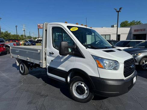 Used 2019 Ford Transit 250 138 RWD image 1