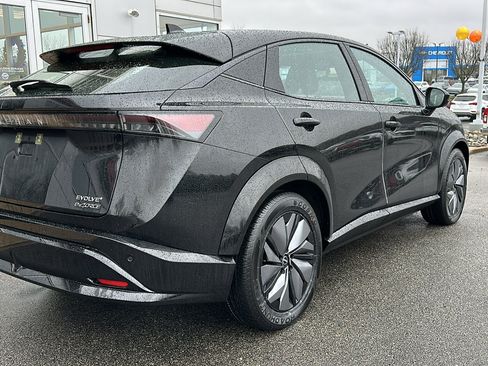 Used 2024 Nissan Ariya AWD image 8